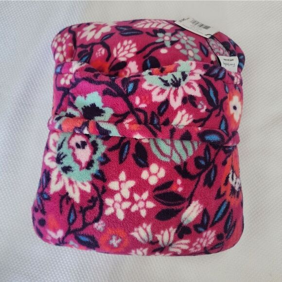 Vera Bradley fleece travel blanket and pillow with trolley sleeve - Picture 1 of 5